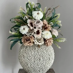 Beige vensterbank vaas met xxl nude boeket