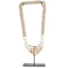 D33 schelp ketting ornament op voet