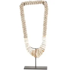 D33 schelp ketting ornament op voet