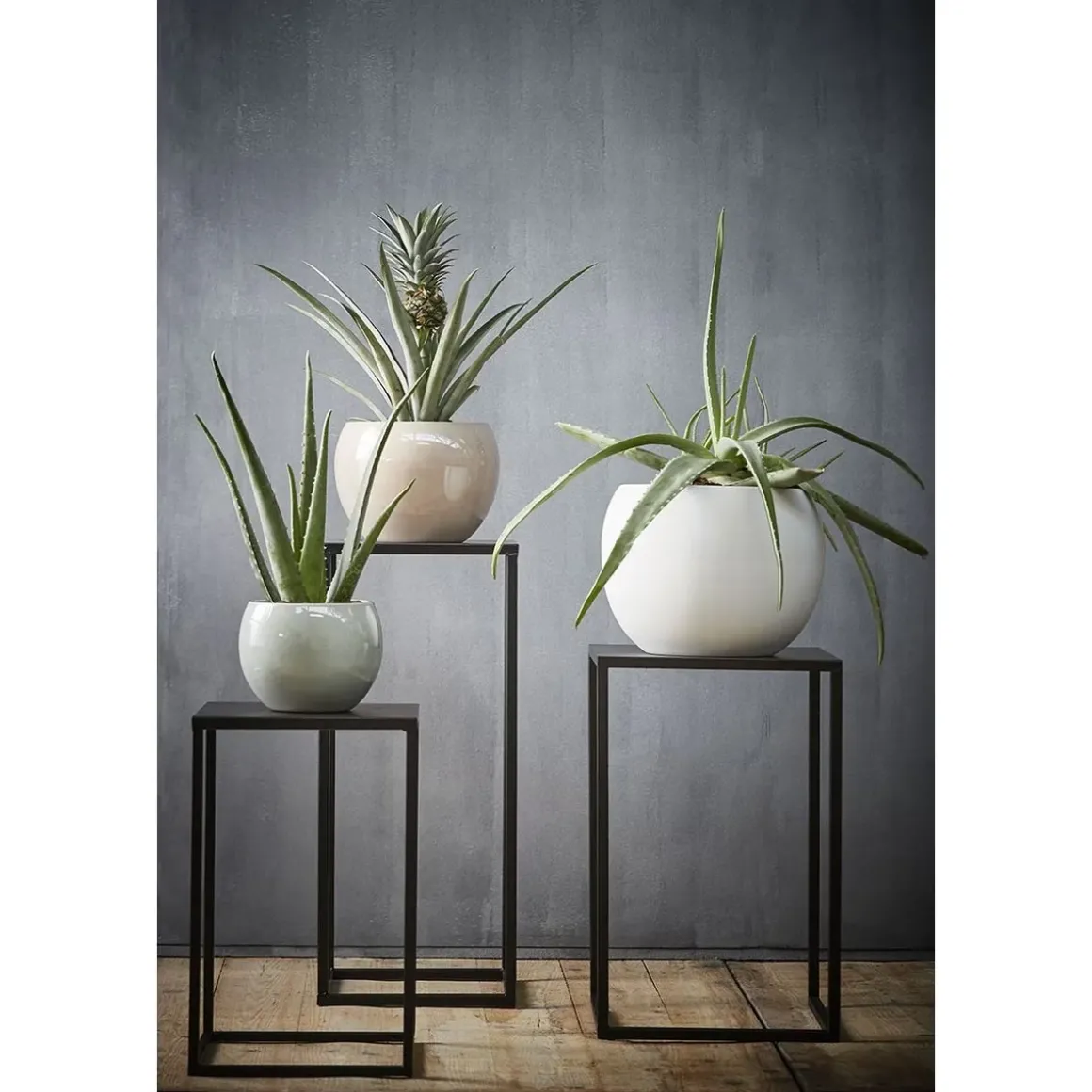 Goa Bijzettafel – Set van 2 – L30 x B30 x H70 cm – Metaal – Zwart