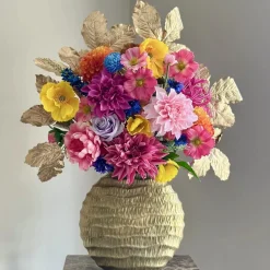 Gouden vaas met xxl zijden bloem boeket bont