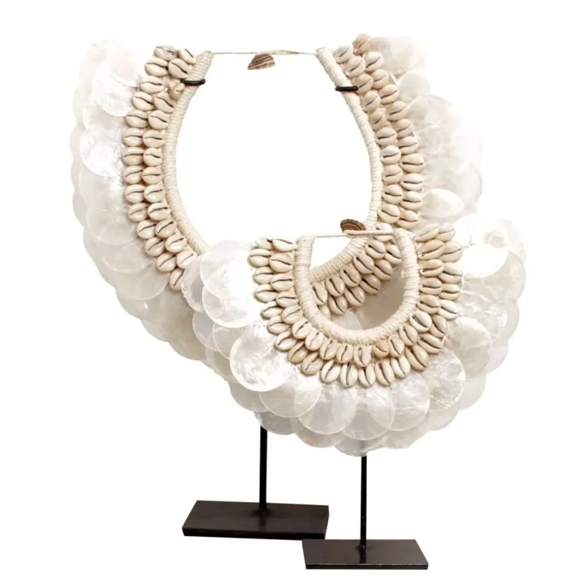J36 schelpen ketting ornament op voet