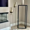 Luxe beige vloerkandelaren set van 2 met taupe windlichten