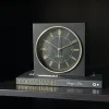 Vakkenkast decoratie set klok zwart goud met Chanel tafelboek