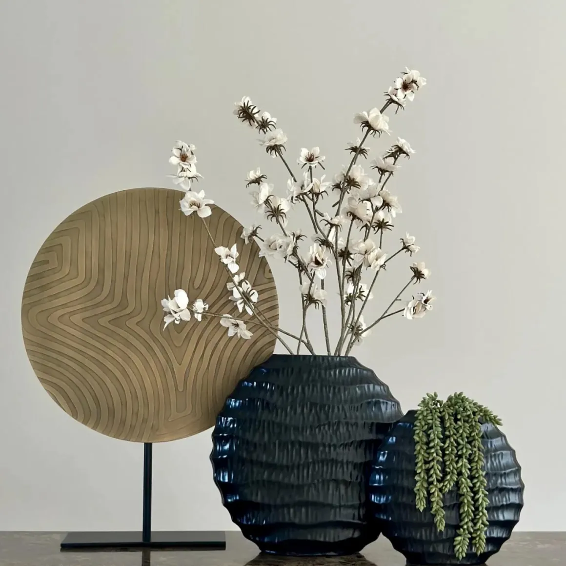 Vensterbank decoratie of side table set zwart goud bloesem